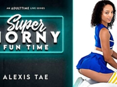 Bruinharig, Zwart, Gapende, Ondergoed, Tiener, Tieten likken, Speelgoed, Webcamera