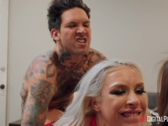 Amerikaans, Slaapkamer, Blond, Pijpbeurt, Sperma shot, Diep in de keel, Latijnse vrouw, Tatoeage