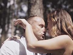 Grosse bite, Gros seins, Sucer une bite, Brunette brune, Éjaculation interne, Hd, Mère que j'aimerais baiser, De plein air