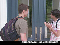 Grote lul, Pijpbeurt, Sperma shot, Roodharige vrouw, Spaans, Trio, Tieten likken