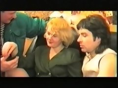 Blondine, Braunhaarige, Französisch, Behaart, Milf, Natürlichen titten, Party, Strümpfe