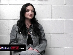 18 ans, Gros seins, Sucer une bite, Mère que j'aimerais baiser, Chatte, Adolescente, Plan cul à trois, Uniforme