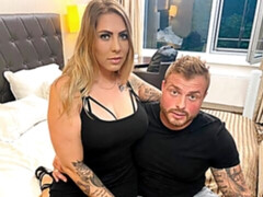 Gros cul, Blonde, En levrette, Doigter, Branlette thaïlandaise, Lingerie, Mère que j'aimerais baiser, Tatouage