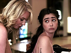 Culo grande, Tetas grandes, Penetracion con dedos, Lesbiana, Lamidas, Masturbación, Madres para coger, Estriptis