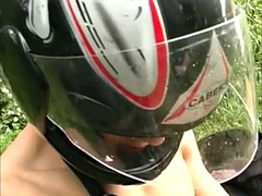 手コキする, アウトドア