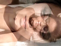 Grote lul, Grote mammen, Bruinharig, Rondborstig, Erotisch, Vingeren, Likken, Strak