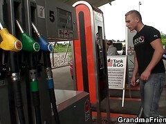 Блондинки, Смазливые, Член, Хд, Зрелые, Оргазм, На публике, Сиськи