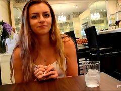 Acercamiento, Extremo, Fetiche, Penetracion con dedos, Fetiche de pies, Masaje, Masturbación, Público