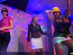 Vestidas, Bailar, Interracial, Lesbiana, Orgía, Fiesta, Estrella porno, Satén