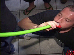 Blasen, Braunhaarige, Sperma im mund, Entjungferung, Fingern