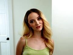 18 ans, Grosse bite, Sucer une bite, Tir de sperme, Femelle, Lingerie, Adolescente, Nénés