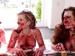 美女, 巨乳な, 食べ物, ハードコア, レズビアン, ポルノスター, 三人, オッパイの