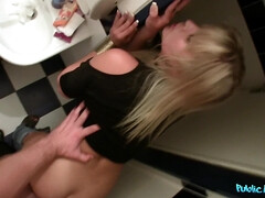 Amateur, Cuarto de baño, Rubia, Mamada, Corrida, Pov
