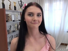 In den arsch, Arsch, Braunhaarige, Handjob, Hardcore, Entkleiden, Jungendliche (18+), Flotter dreier