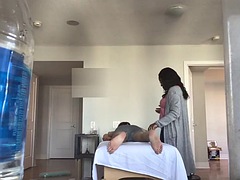 デカチン, デカパイ, 黒人, 露出狂, 手コキする, マッサージ, 淫乱熟女, オッパイの