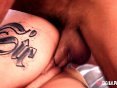 Dormitorio, Morena, Tetona, Engañando, Atragantadas, Perforación, Nalgadas, Tatuaje