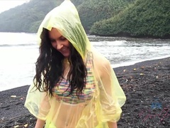 Leie, Arsch, Strand, Braunhaarige, Freundin, Handjob, Pov, Titten