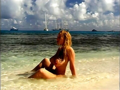 Любители, Пляж, Большие сиськи, Грудастые, Натуральные сиськи, Соло, Сиськи, Винтаж