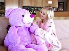 18 jaar, Lieveling, Grote lul, Pijpbeurt, Sperma, Sperma shot, Hd, Pornster