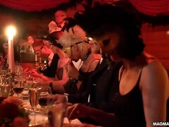 Enthousiasteling, Bruinharig, Sperma in gezicht, Fetisj, Groep, Huisgemaakt, Likken, Rijpe lesbienne