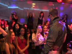 Blondine, Blasen, Braunhaarige, Fetisch, Interrassisch, Lingerie, Reif, Realität