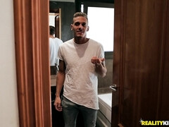 69 negenenzestig, Grote mammen, Lul, Sperma in gezicht, Handbeurt, Likken, Doordringend, Kut duiken