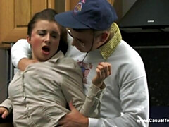 デカ尻, デカチン, デカパイ, フェラチオ, 茶髪の, バック, キッチン, ガリガリ