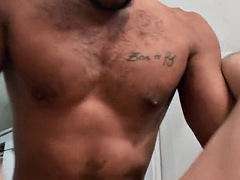 Anal, Grosse bite, Exhib, Branlette thaïlandaise, Masturbation, Muscle, Réalité, Tatouage
