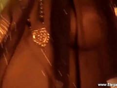 Hd, Indisch, Moeder die ik wil neuken, Naakt, Natuurlijk, Naakt, Strippen, Plagen