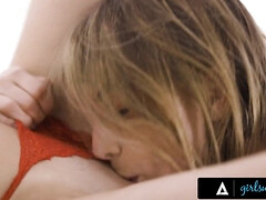 Grosser arsch, Vollbusig, Hochschule, Lesbisch, Masturbation, Höschen, Muschi, Jungendliche (18+)