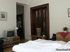 エロ熟女, グループ, ハードコア, 熟年, 小柄, 叫ぶ, ストッキング, 三人