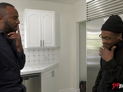 Grote lul, Pijpbeurt, Bruinharig, Diep in de keel, Interraciaal, Tepels, Geschoren, Tieten likken