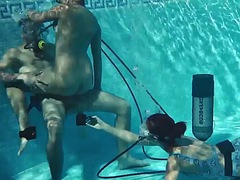 美女, フェラチオ, ハードコア, オナニー, プール, 公共, ティーン, 水中
