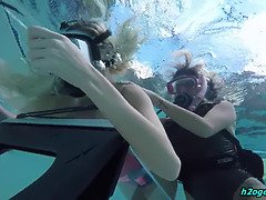 Underwater massage in scuba gear total face mask