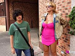 Amateur, Gros seins, Sucer une bite, Femme couguar, Hard, Mère que j'aimerais baiser, Chevaucher, Nénés