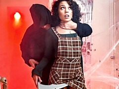 Gros cul, Grosse bite, Gros seins, Sucer une bite, Brunette brune, En levrette, Mère que j'aimerais baiser, Cheveux courts