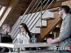 Блондинки, Пальцем, Поцелуи, Лесбиянка, Лизание, Милф, Чулки, Сиськи