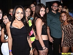 18 años, Culo grande, Verga grande, Tetas grandes, Mamada, Estilo perrito, Fiesta, Adolescente