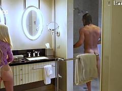 Mamada, Sexo duro, Ducha, Sorpresa, Voyeur