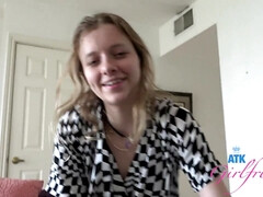 You hump Riley and ejaculant on her feet!