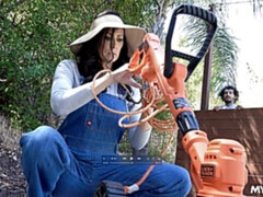 Culo grande, Tetas grandes, Mamada, Morena, Estilo perrito, Madres para coger, Al aire libre, Afeitado