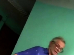 Amateur, Sucer une bite, Brunette brune, Pov, Public