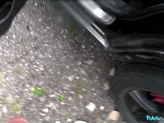 Amateur, Mamada, Morena, Coche, Madres para coger, Al aire libre, Pov, Tetas