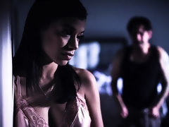 Sucer une bite, Brunette brune, En levrette, Poilue, Branlette thaïlandaise, Embrassement, Chatte, Adolescente