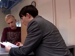 18 jahre, Grosser schwanz, Blasen, Braunhaarige, Europäisch, Schwul, Handjob, Hd