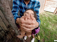 Enthousiasteling, Bruinharig, Rondborstig, Handbeurt, Latex, Moeder die ik wil neuken, Kantoor, Vrouw