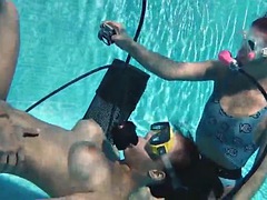 Mamada, Corridas, Europeo, Pajear, Sexo duro, Al aire libre, Público, Bajo el agua