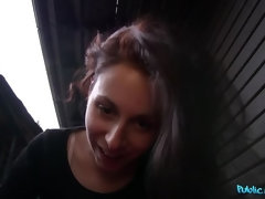 Amateur, Mamada, Estilo perrito, Corridas faciales, Al aire libre, Pov, Público