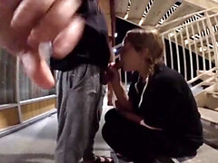 Enthousiasteling, Grote mammen, Pijpbeurt, Gevangen, Stel, Logement, Natuurlijke tieten, Openbaar