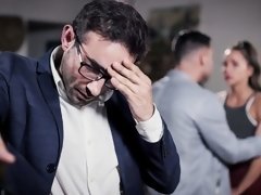 デカ尻, デカパイ, ブロンド, フェラチオ, バック, 手コキする, 淫乱熟女, 3p男男女